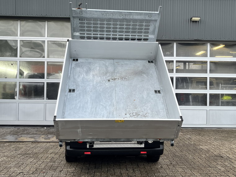 Vehicle Image 28