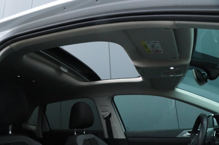 Vehicle Image 38