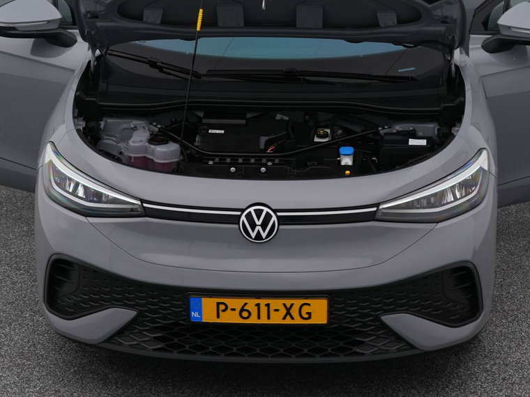 Vehicle Image 32