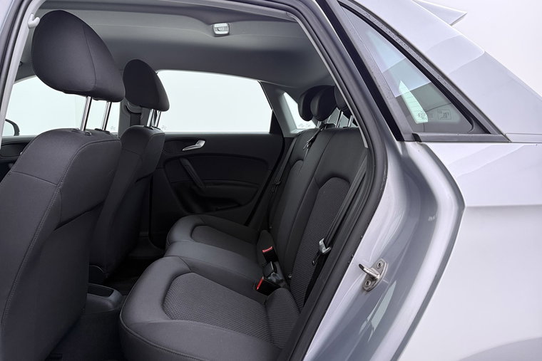 Vehicle Image 16