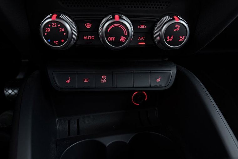 Vehicle Image 23