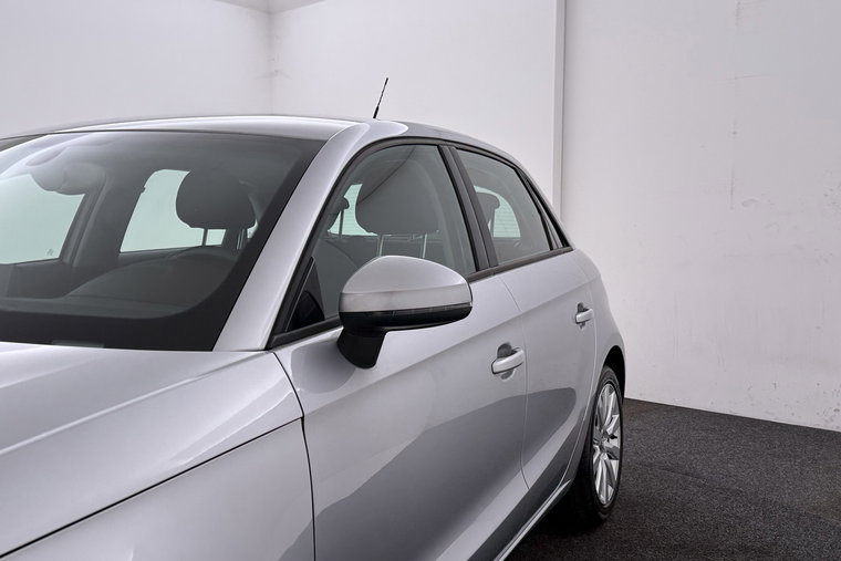 Vehicle Image 36