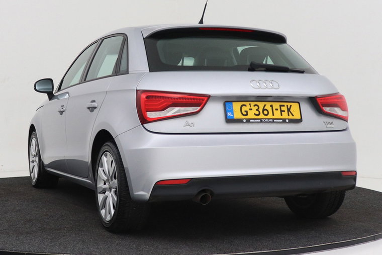 Vehicle Image 8