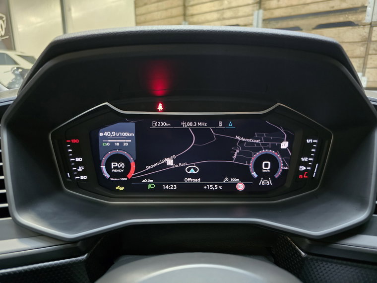Vehicle Image 10