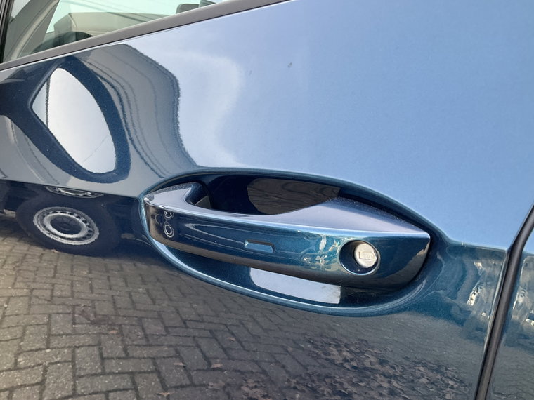 Vehicle Image 24
