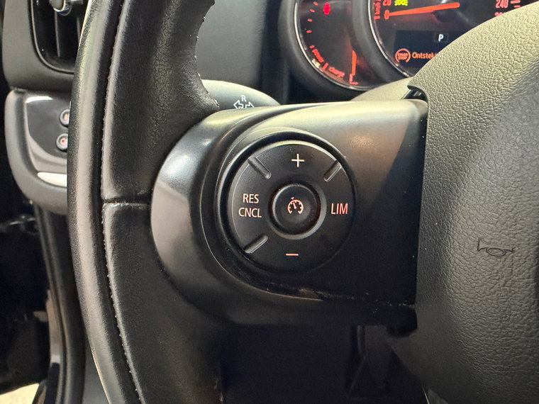 Vehicle Image 39