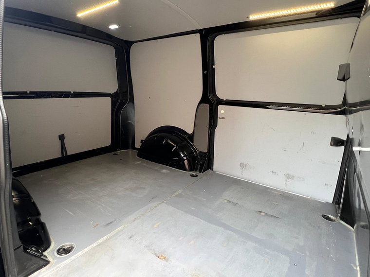 Vehicle Image 33