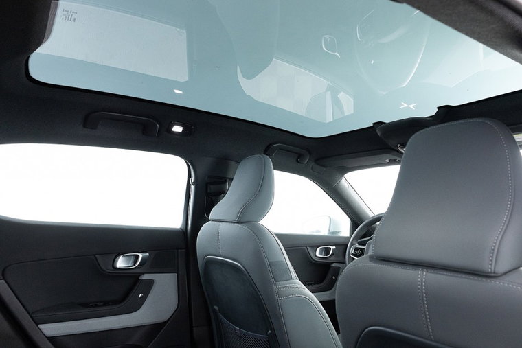 Vehicle Image 11