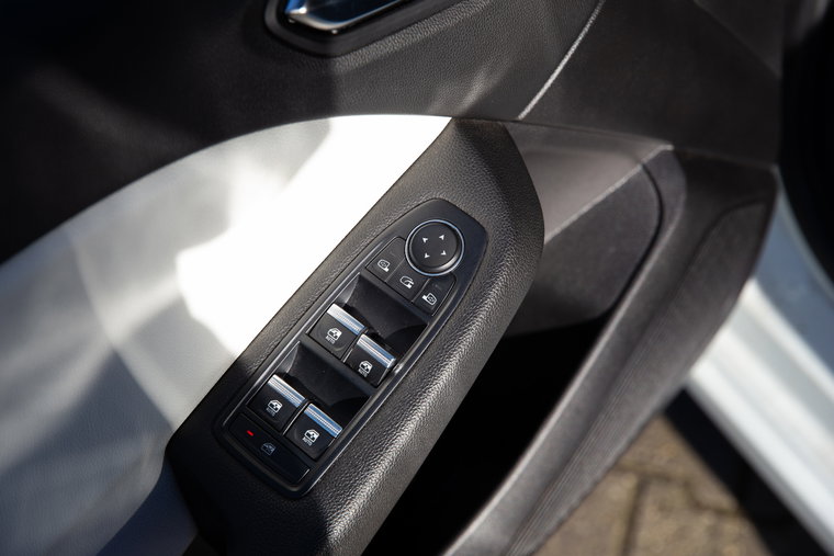 Vehicle Image 22