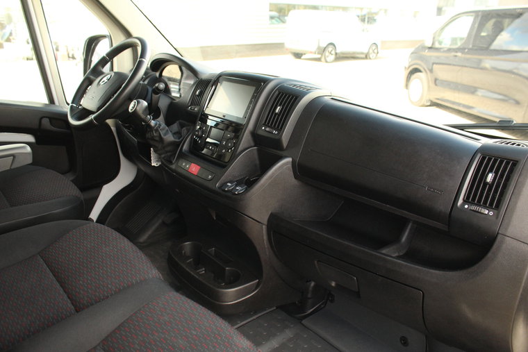 Vehicle Image 15