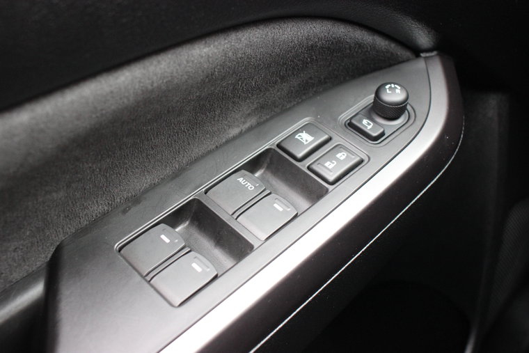 Vehicle Image 25