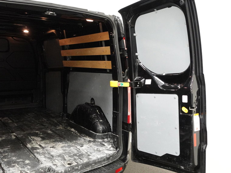 Vehicle Image 38