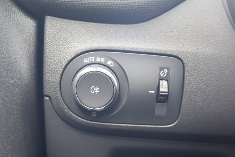 Vehicle Image 28