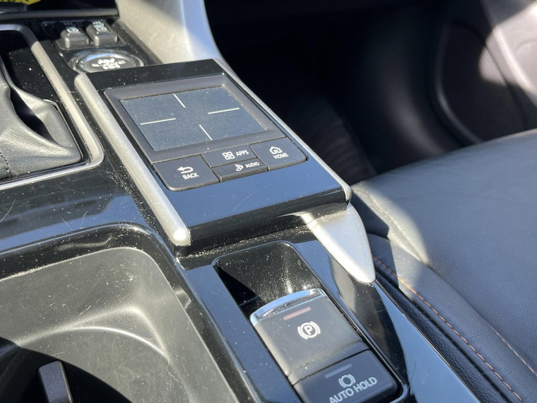 Vehicle Image 25