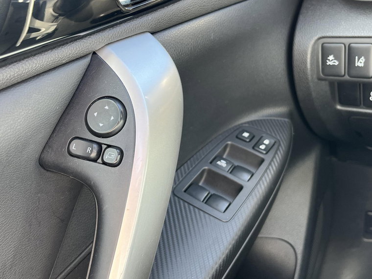 Vehicle Image 32