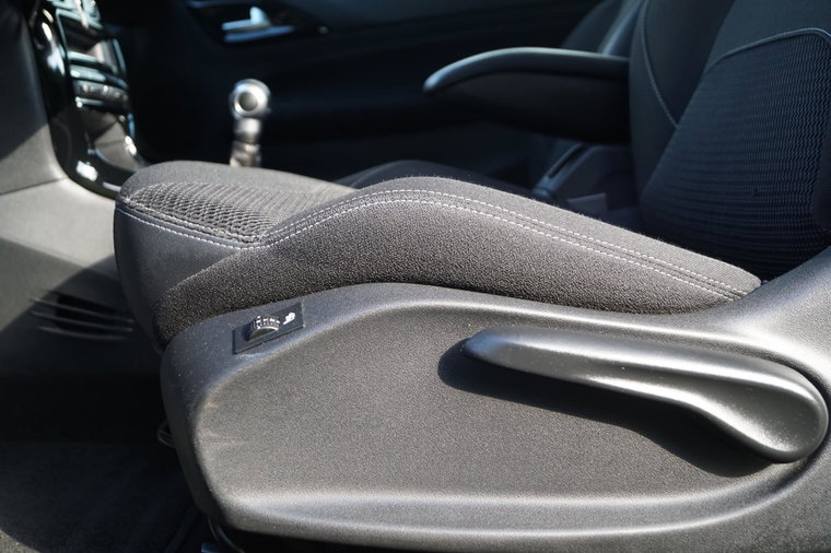 Vehicle Image 24