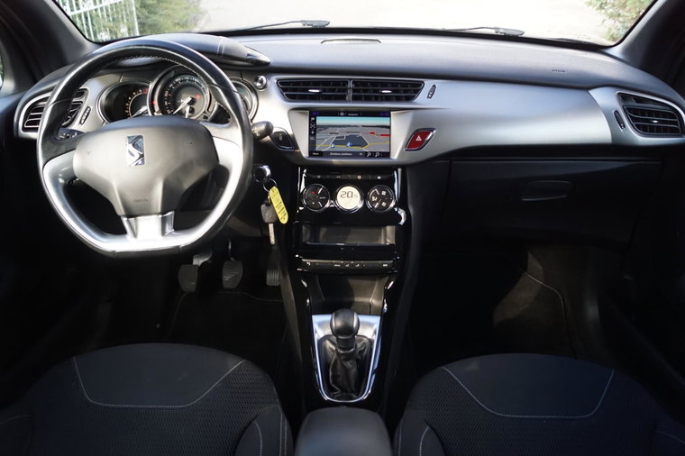 Vehicle Image 33