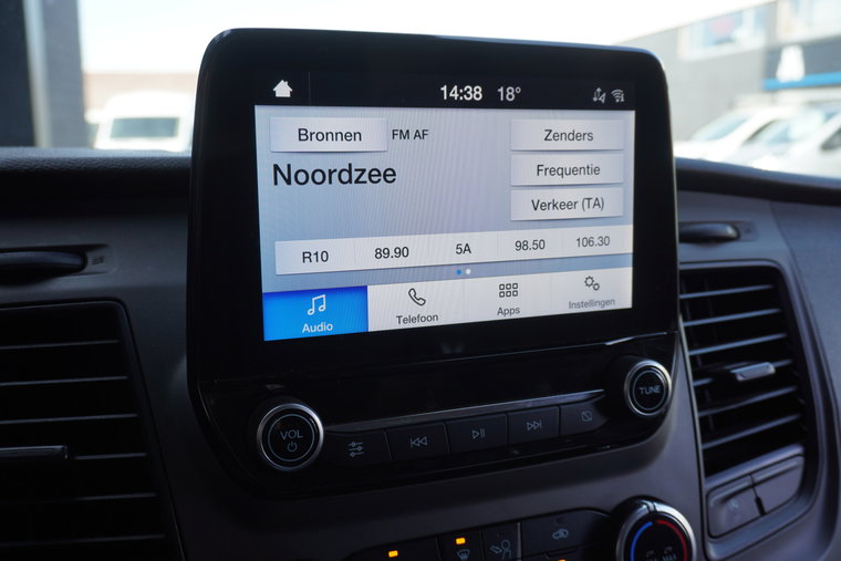 Vehicle Image 12
