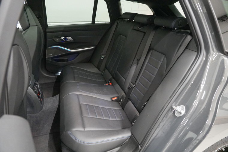 Vehicle Image 37