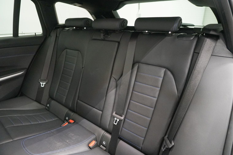Vehicle Image 38