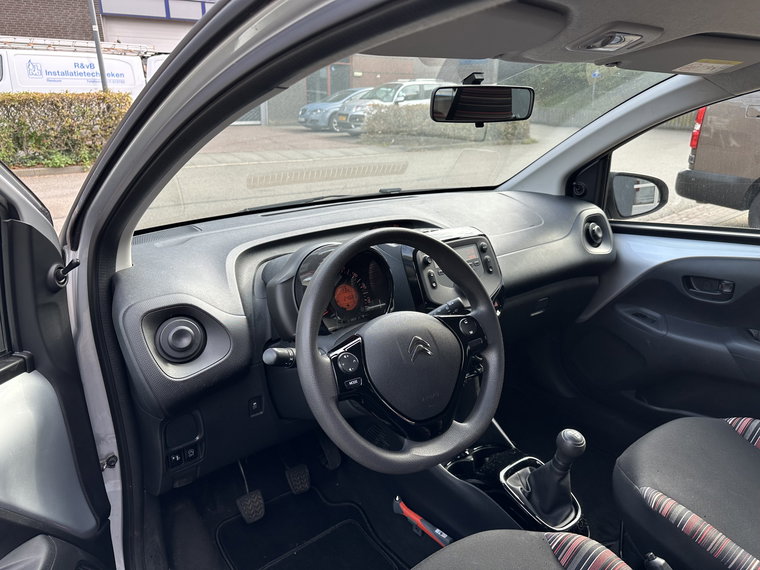 Vehicle Image 16