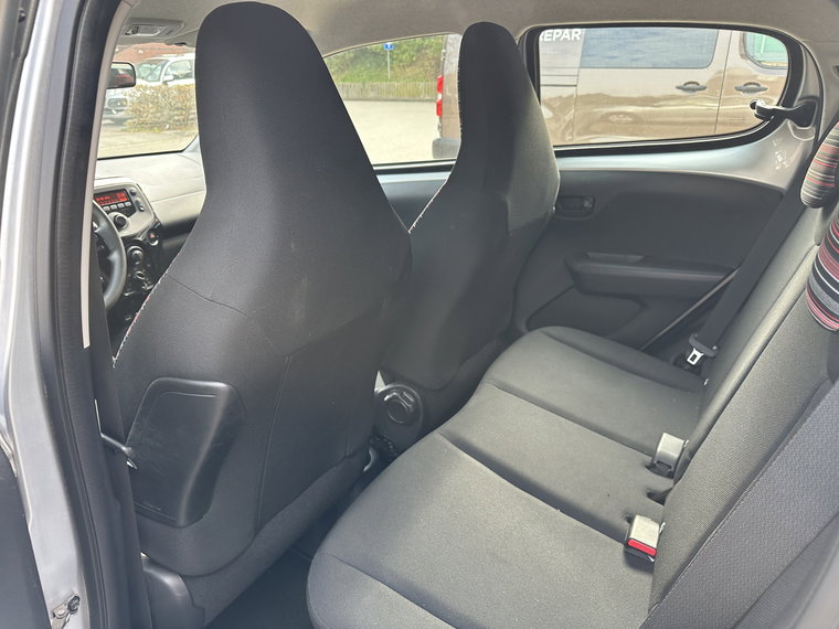 Vehicle Image 17