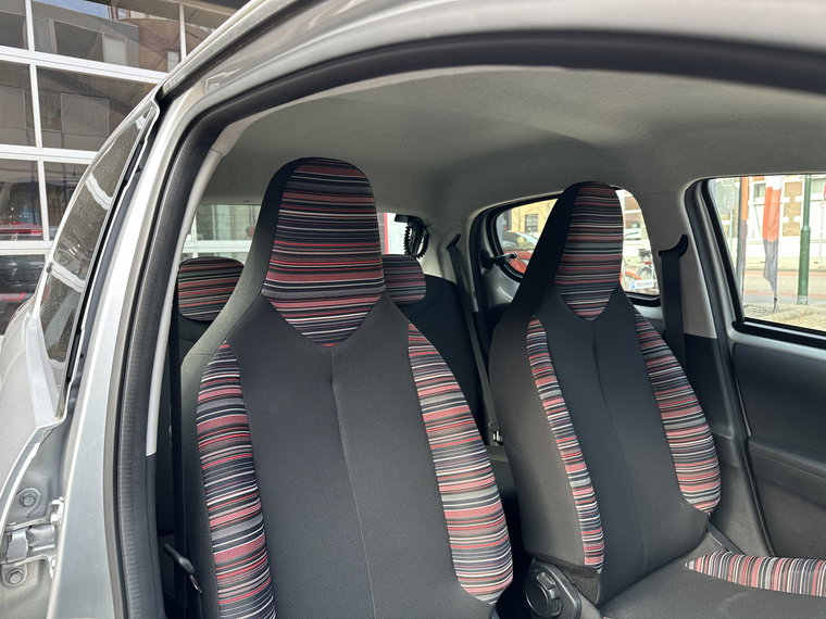 Vehicle Image 21
