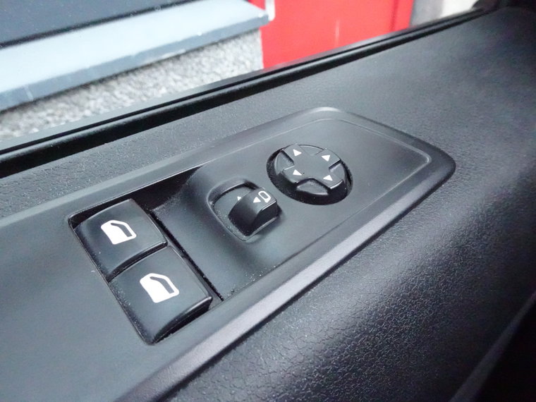 Vehicle Image 27