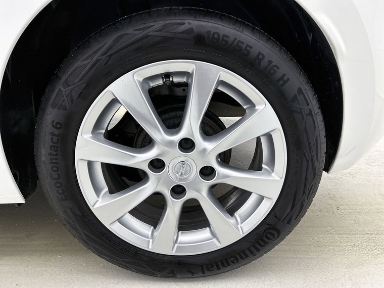 Vehicle Image 30