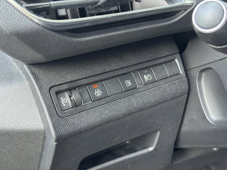 Vehicle Image 32