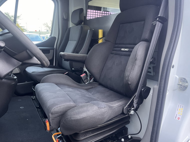 Vehicle Image 35