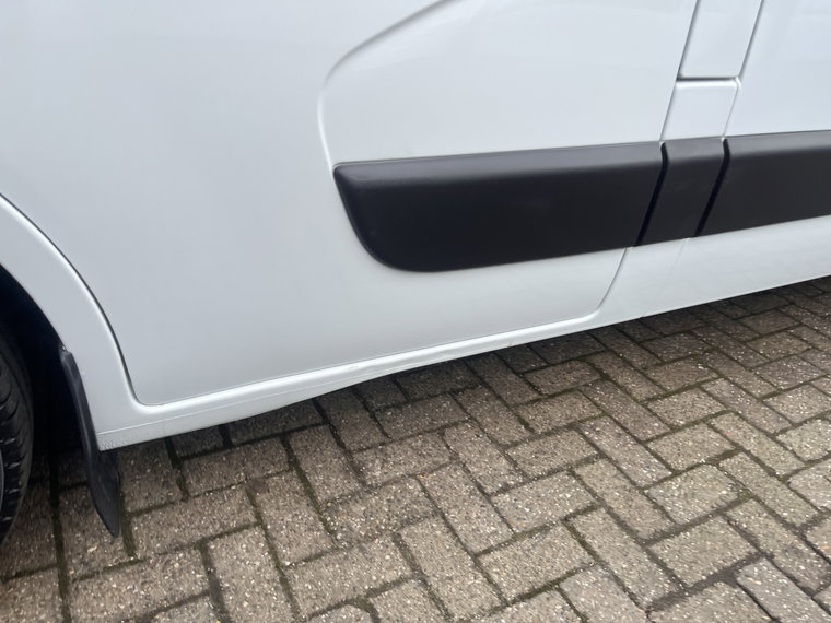 Vehicle Image 48