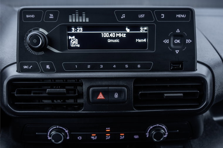 Vehicle Image 18
