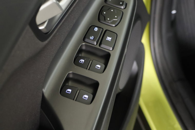 Vehicle Image 23