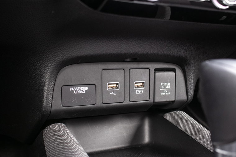 Vehicle Image 25