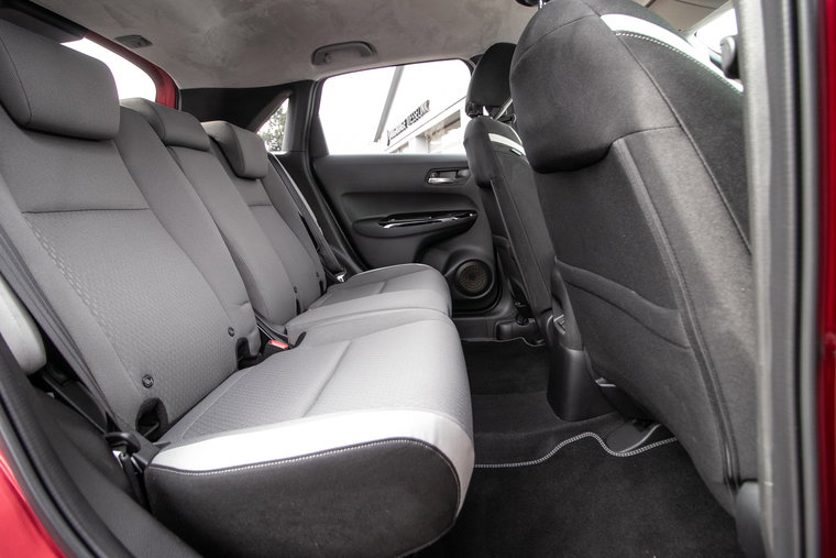 Vehicle Image 9