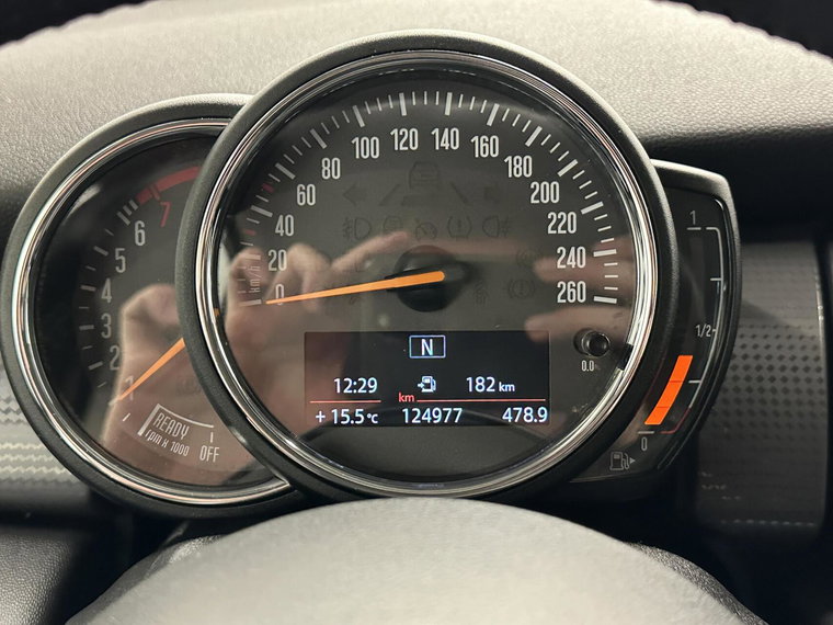 Vehicle Image 23