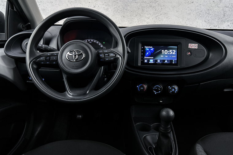 Vehicle Image 12