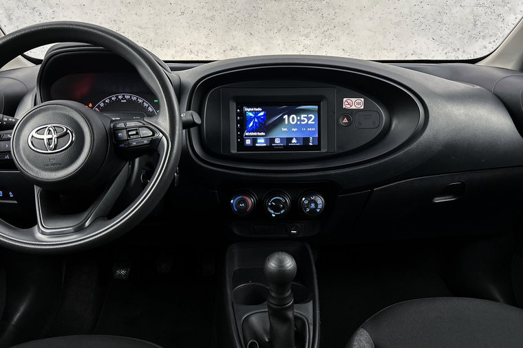 Vehicle Image 13