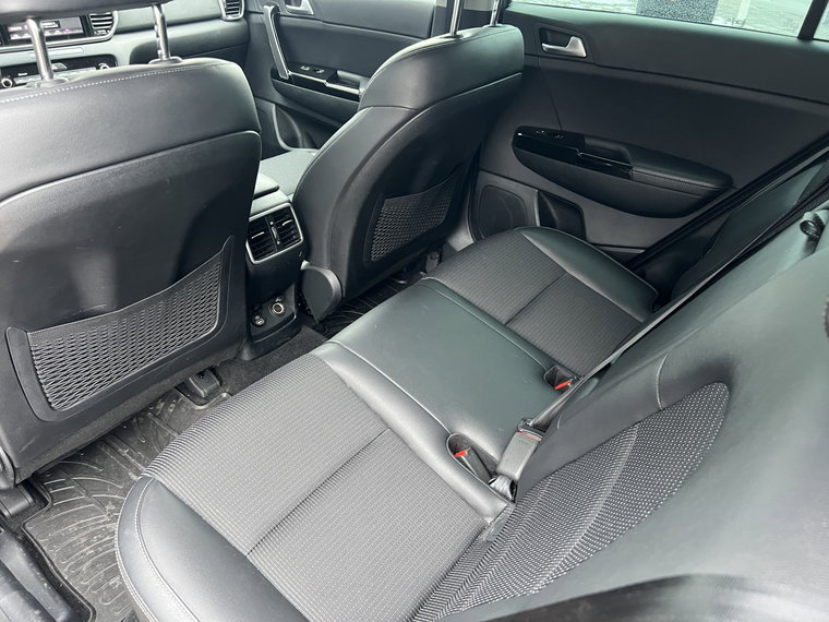 Vehicle Image 40