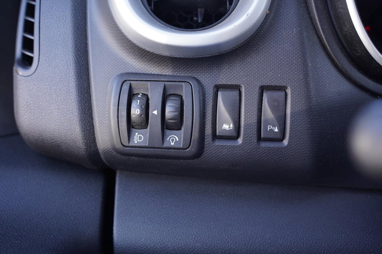 Vehicle Image 36