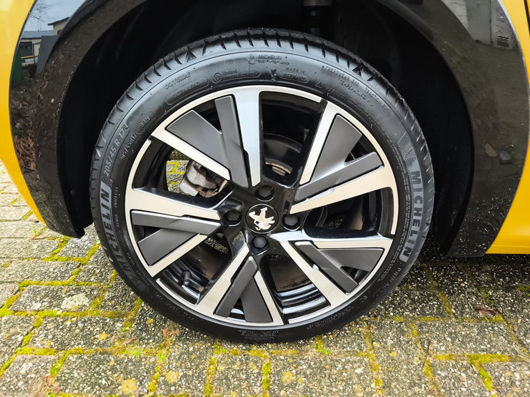 Vehicle Image 19