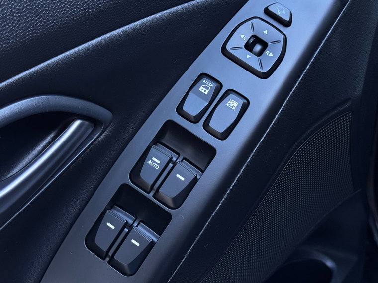 Vehicle Image 23