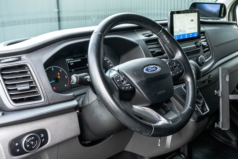 Vehicle Image 11