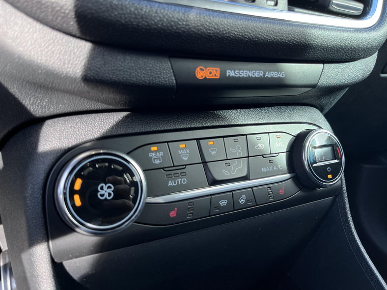 Vehicle Image 17