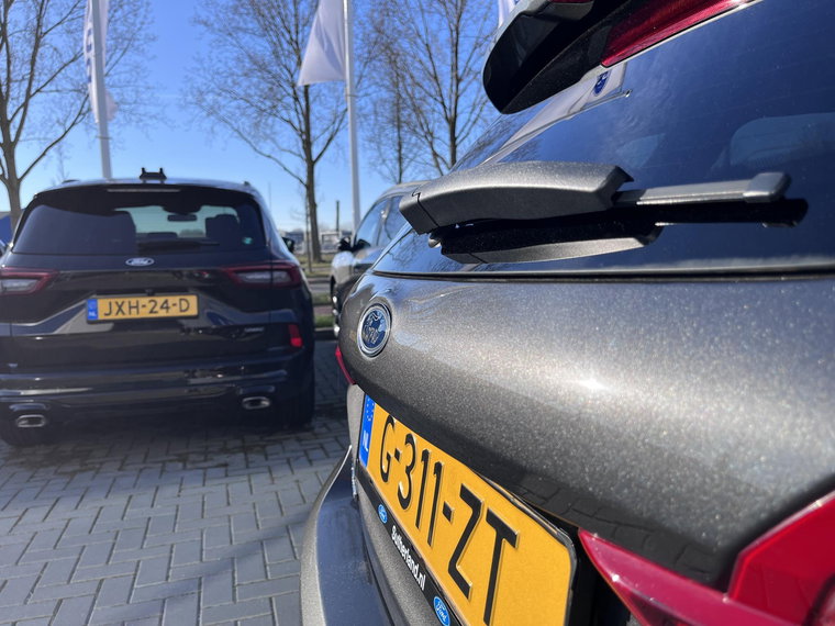 Vehicle Image 9
