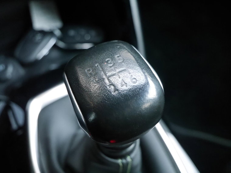 Vehicle Image 25