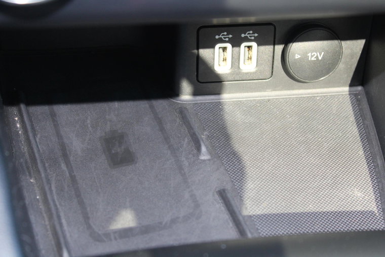 Vehicle Image 25