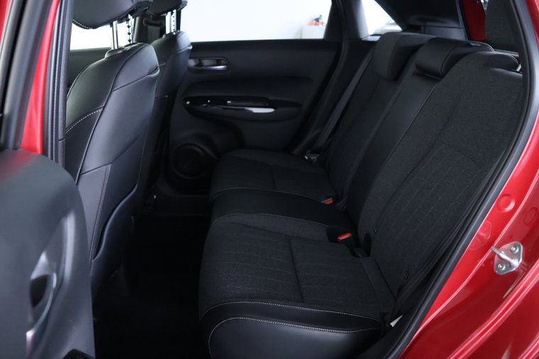 Vehicle Image 12