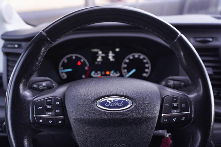 Vehicle Image 30
